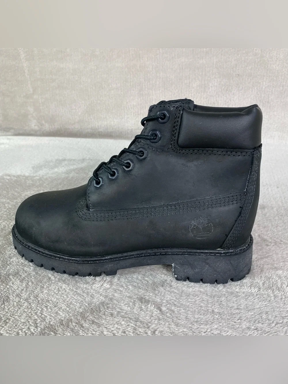 Timberland Premium 6 inch Kids Boys Boots Size 2 Black Nubuck Waterproof NEW